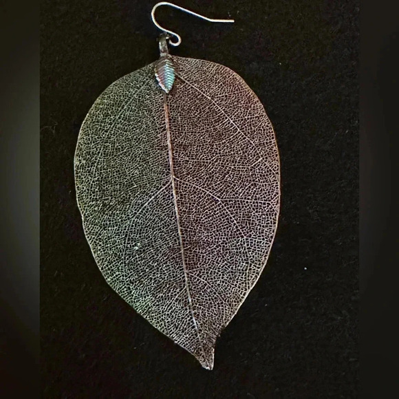 Leaf Earrings - Picture 2 of 4